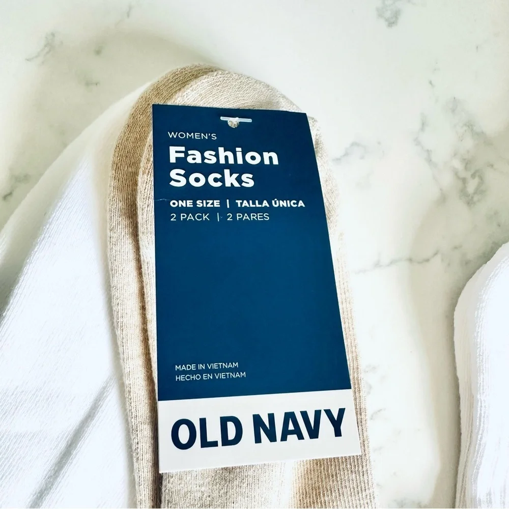 3/$22🩶 NEW Ladies 4 Pair Bundle Socks Dogs Daisies Strawberry Old Navy Mid Crew